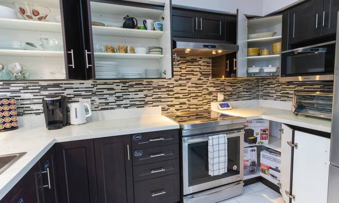 London House | 3 Bedroom Family Home Away from Home