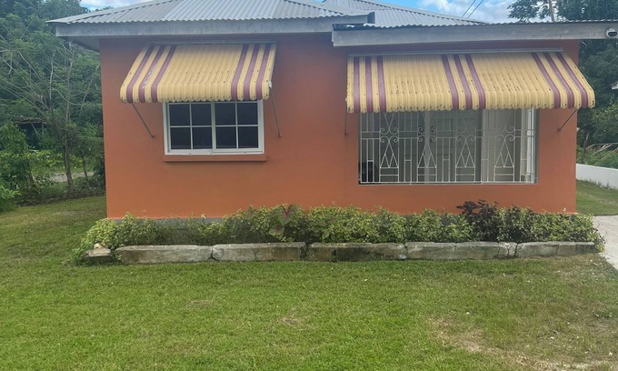 Port Maria House | 3 bedroom guest house in Trinity !