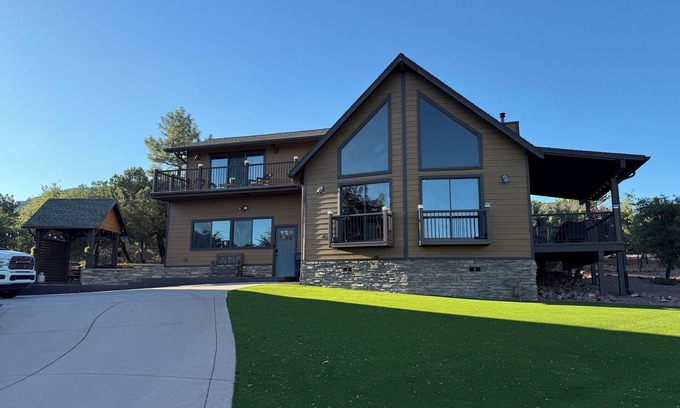 Pine House | 3-bedroom home in Pine-Strawberry with WiFi, fitness room, AC, no pets