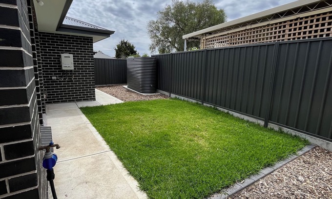 Sturt House | 3 bedroom house in Sturt SA, near Flinders Uni and Flinders Medical Centre