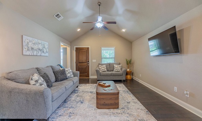 Bentonville House | 3-bedroom house in lovely Bentonville with WiFi, AC. Start your getaway