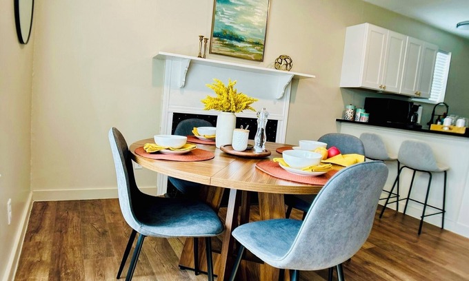Highland Park House | 3-bedroom house in lovely SA with AC, WiFi. Short Commute to Top Attractions.