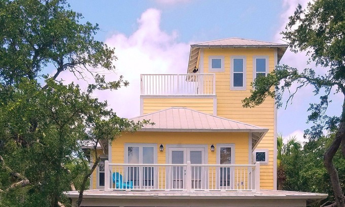 Indian Pass House | 3 Bedroom Indian Pass Home w/pool access!