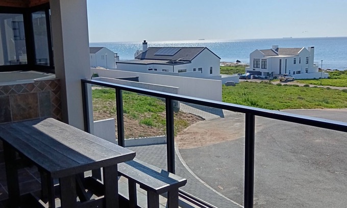 St. Helena Bay House | 3-bedroom luxury house in serene St Helena Bay with AC, jacuzzi and much more