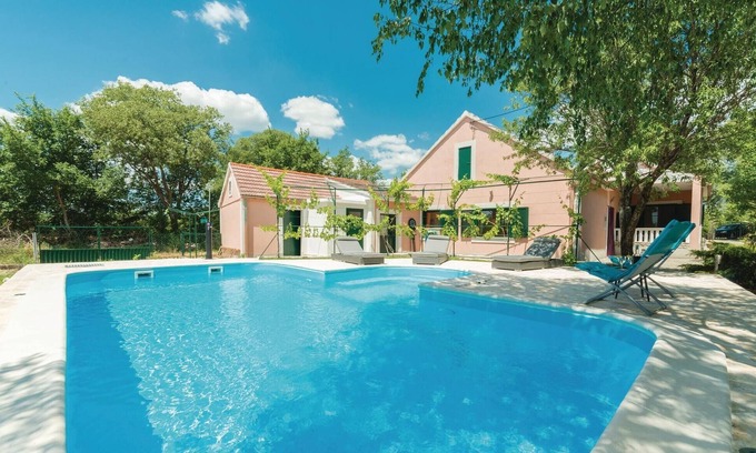 Drnis House | 3 bedroom stunning home in Trbounje