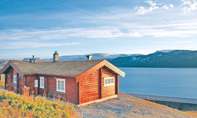 Hol House | 3 bedroom stunning home in Hovet