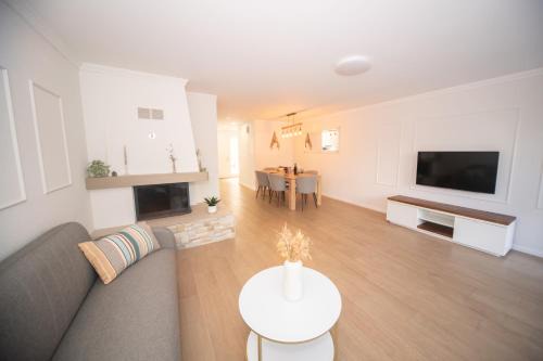 Killwangen Apartment | 3 BR Duplex in Zürich Limattal Garden & Terrace