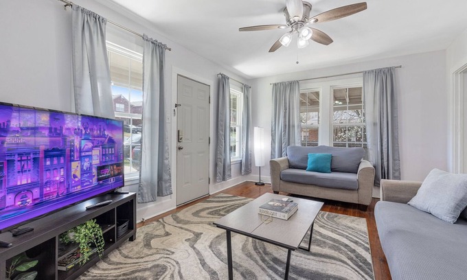 Hillcrest House | 3 BR Hillcrest Home with Fully Fenced Backyard