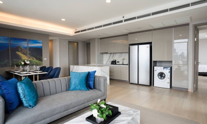 Bangkok Central Business District Condo | 3 BR/WG/128 Sqm/Monthly