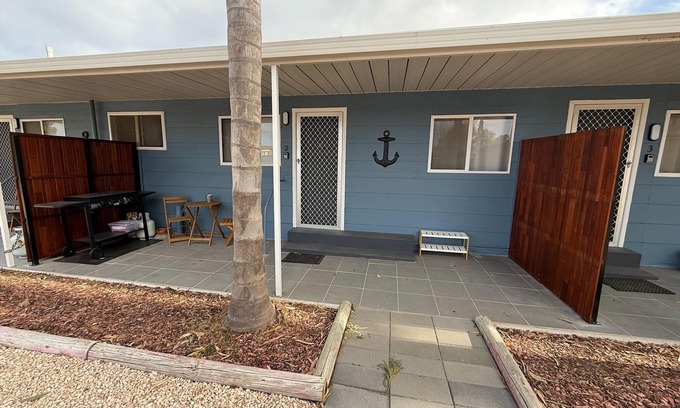 Melville Apartment | 3 by the Sea at Coobowie Unit 2 - 2 bedrooms - dog friendly-Off peak special!