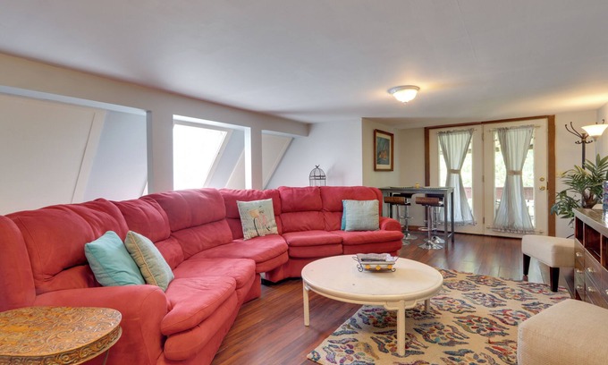 Townsend Apartment | 3 Mi to Great Smoky Mtn NP: Riverfront Retreat