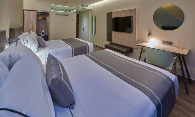 Marina Mazatlan Hotel | 3 Modern Rooms in Lively Mazatlán – Beaches, Bars & Culture Just Steps Away