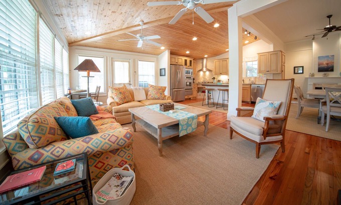 Historic Downtown Apalachicola House | 3-Night Min, 3BR/2BA House, Downtown Historic Apalachicola!