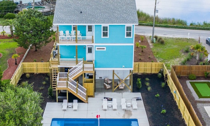 Sneads Ferry House | 3 Night Minimum! Spacious 1st Season Home w/Heated Pool, 4 Kings & Double Bunk