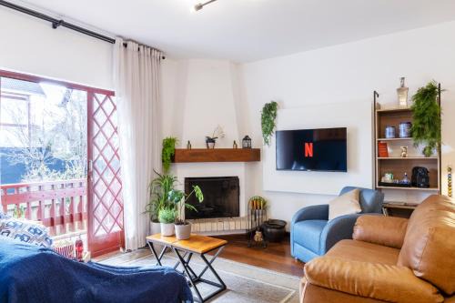 Capivari Apartment | 3 Quartos no Capivari com Lareira