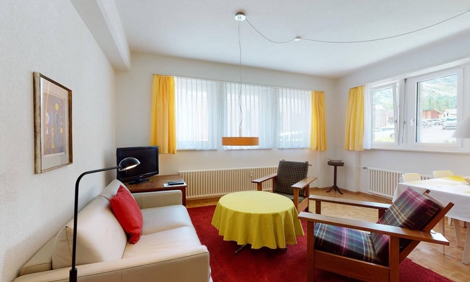 Sankt Moritz-Bad Apartment | 3 room apartment, about 68m2, on the ground floor in a residential area located.