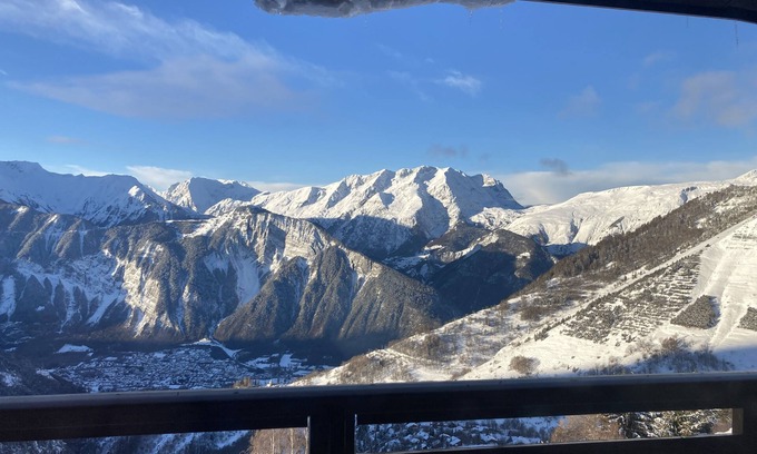 Eclose-Ouest Apartment | 3 rooms flat -6 sleeps in Alpe d'Huez 1850m - Very beautiful released sight