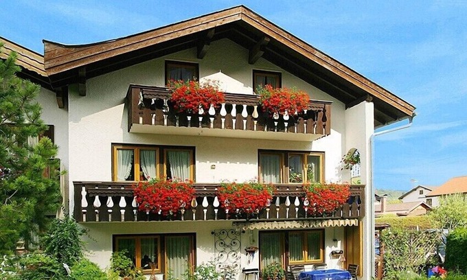 Mittenwald Apartment | 3-star apartment, quiet, central, family-friendly. Pets are welcome