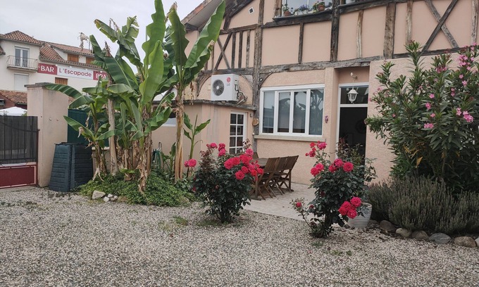 Villecomtal-sur-Arros Apartment | 3-star "Aux Gites de France" gîte in the Gers department