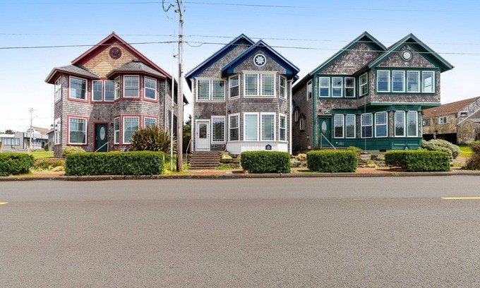 Newport House | 3 stunning water-view homes 1 block from beach with new hot tub-walk to Coast St