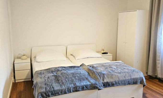 Neubeckum Apartment | 3-zimmer-wohnung mit Voll Ausgestatteter Küche, Zentral Gelegen, Nahe Bahnhof
