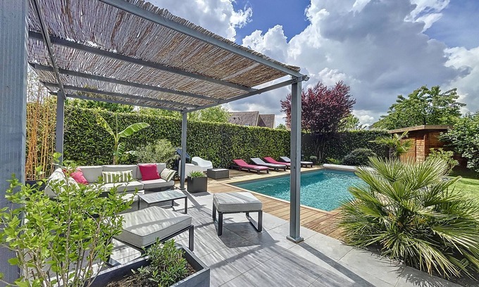 Saint-Pierre-du-Perray House | 30 KM from Paris, quiet house with heated swimming pool