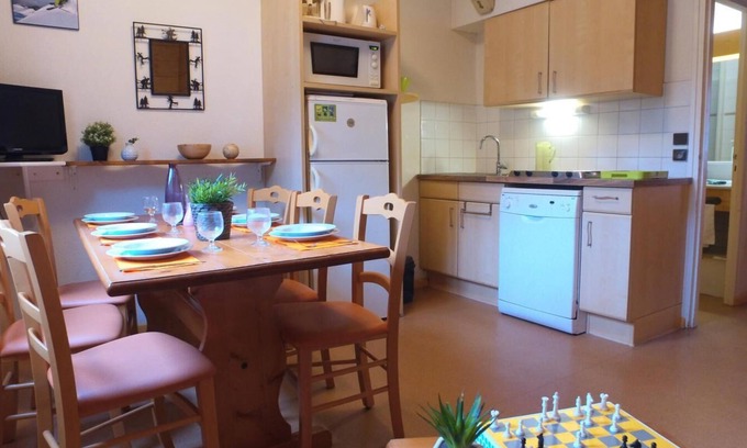 Lelex Apartment | 300m from resort center, swimming pool, parking, tv, ski locker, 36m², Lélex