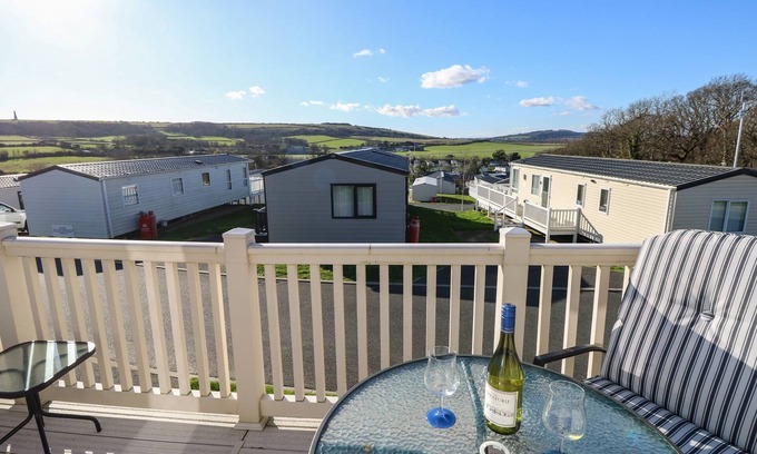 Bembridge Cottage | 31 CROSSWINDS, country holiday cottage, with pool in Bembridge