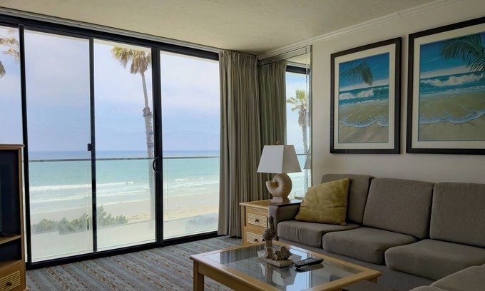 North Pacific Beach Condo | 33% OFF PB True Oceanfront 1/9/2026 thru 1/16/2025 1 Bed 1 Bath Sleeps 6