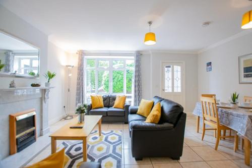 Galway City Centre Apartment | 33 - Spacious 2 Bed Apt, Sleeps 5