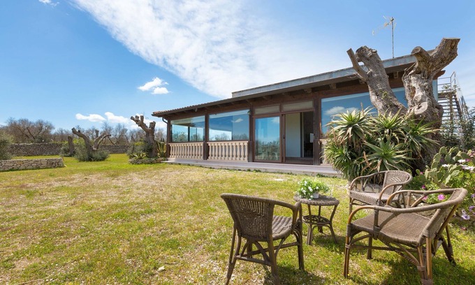 Torre Specchia Ruggeri House | 3326 Villetta Jannara by BarbarHouse