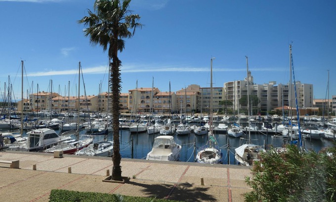 Leucate Apartment | 350m de la Plage Face au Port Joli T2 Clair Rénové