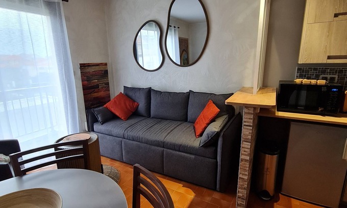 Mimizan-Plage Apartment | 38 m2 apartment, private garage, 4 bikes, quiet location, 200 m from the ocean.