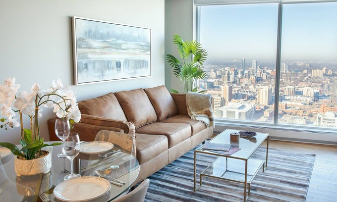Downtown Edmonton Condo | 39th Floor Luxury Suite|Walk to Roger'sPlace&DT|Pool&Gym