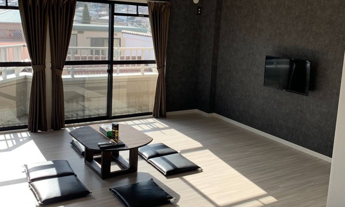 Usami Apartment | 3BAccommodates up to 7 people right in front of JR Usami Station Easy access within 1minute walk / Ito Shizuoka