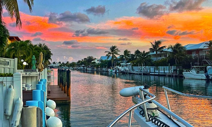 Key Colony Beach House | ~3Bed2Bath~Cabana Club~Swim Spa~Ice.Machine~ 1496 +tx Any 7days Sept 30-Oct 11