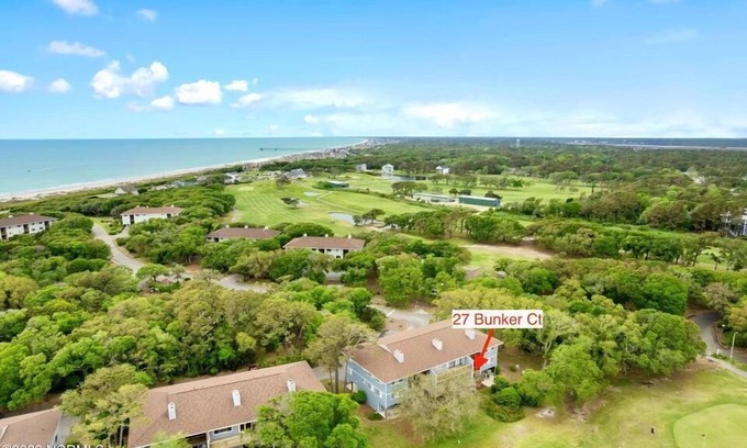 Caswell Beach Condo | 3BR/2BA Condo-On 8th Hole of Golf Course,6-min Walk to Beach,Sleeps8