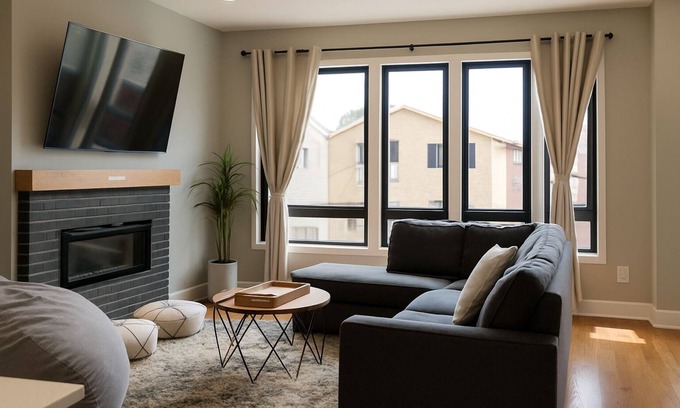 West Side Condo | 3BR 2BA Urban Nook, 30 Min to NYC + Free Parking