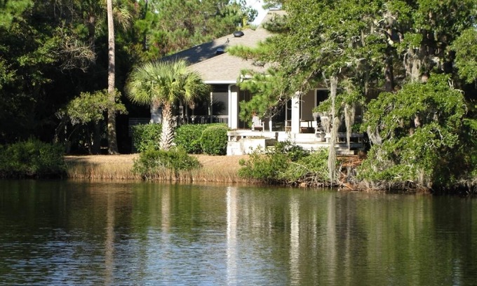 Vanderhorst Plantation House | 3BR Peaceful, Kiawah, Lagoon View Home, Wifi, Comfortable and Welcoming