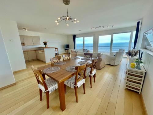 Blankenberge Apartment | 3BR Zeedijk apartment Ocean View