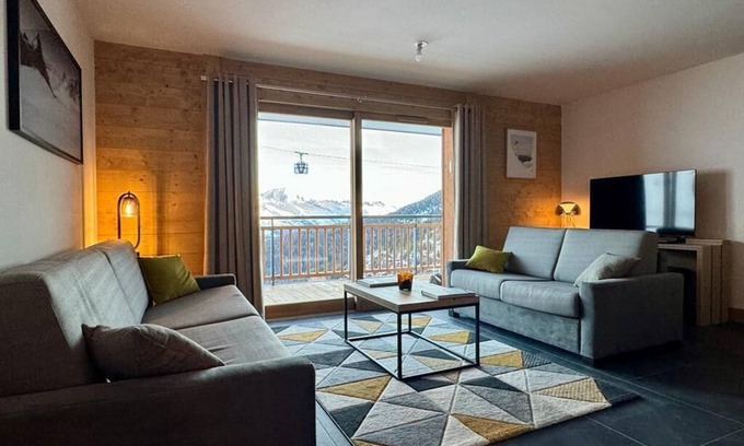 Plagne Villages Apartment | 3rd floor, view mountain, balcony, parking, tv, ski locker, 81m², La Plagne