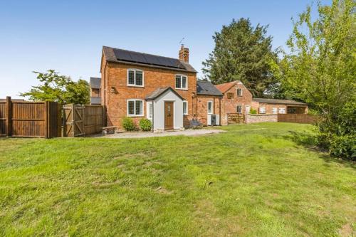 Whitchurch House | 4 Bed in Bronington oc-g32599