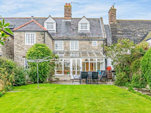 Church Knowle House | 4 Bed in Church Knowle DC125