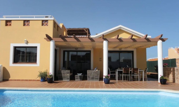 Caleta de Fuste Villa | 4 bedroom LUXURY villa with AC, private heated pool, XBOX and all the amenities!