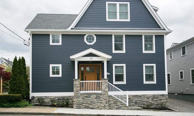 Yachting Village House | 4 bedroom/3 bath Newly built in the Heart of the Newport's yachting village
