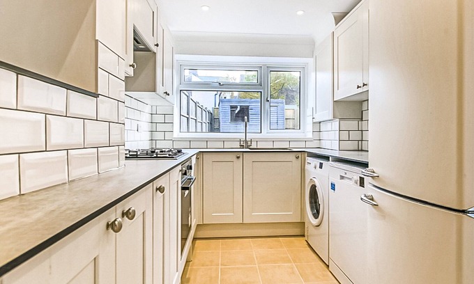 East Grinstead Cottage | 4 bedroom accommodation in East Grinstead