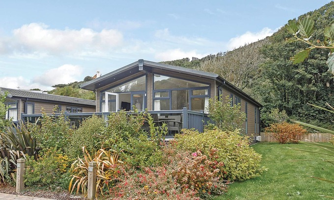 Mullion Ski Chalet | 4 bedroom accommodation in Mullion Cove, Helston