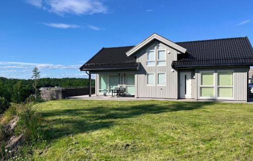 Arendal House | 4 Bedroom Amazing Home In Færvik