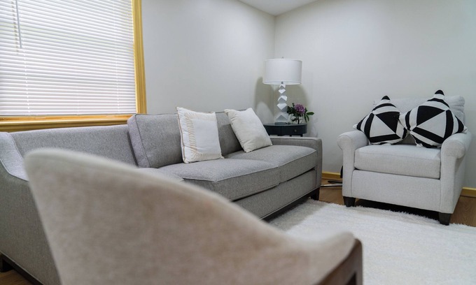 Upper Marlboro Bed & Breakfast | 4-bedroom bed & breakfast in fantastic Upper Marlboro with AC