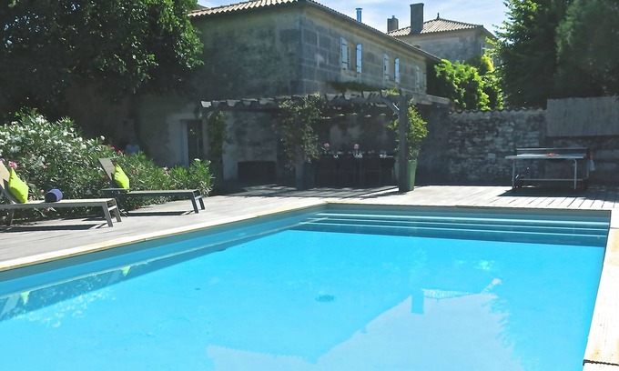 Louzac-Saint-Andre Cottage | 4 bedroom cottage set amongst the vineyards with own pool and garden